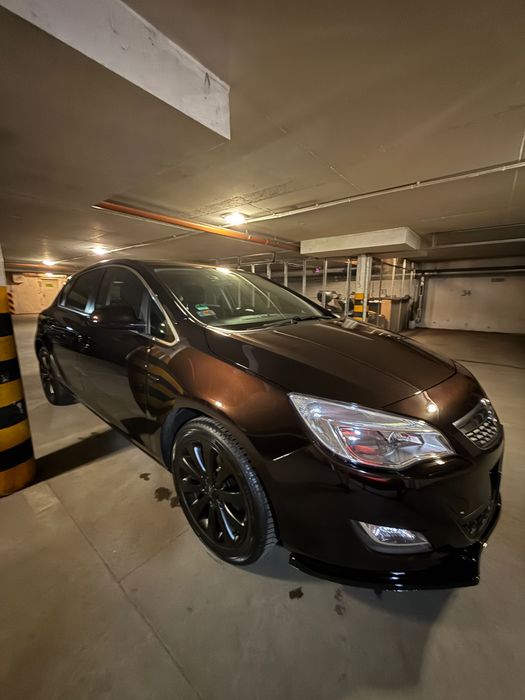 Opel Astra J 1.4 Turbo 2012 rok