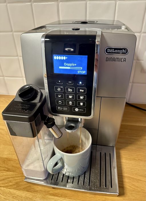 Ekspres do kawy DeLonghi Dinamica