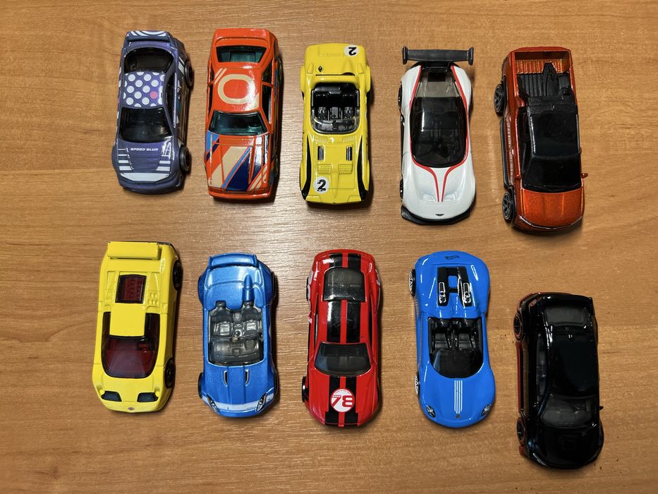Машинки HotWheels 38 штук
