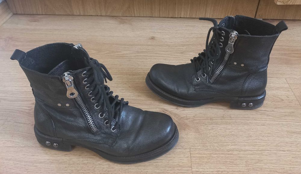 JUICE SHOES botki czarne ćwieki dżety skóra naturalna skórzane 37 24cm