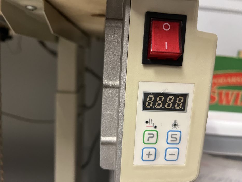 Renderka przemyslowa 230V,serwo.