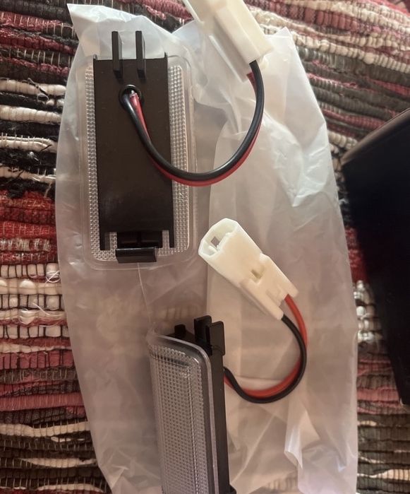 освітлення мото led підсвітка дверей Toyota Camry Sienna Avalon tundra