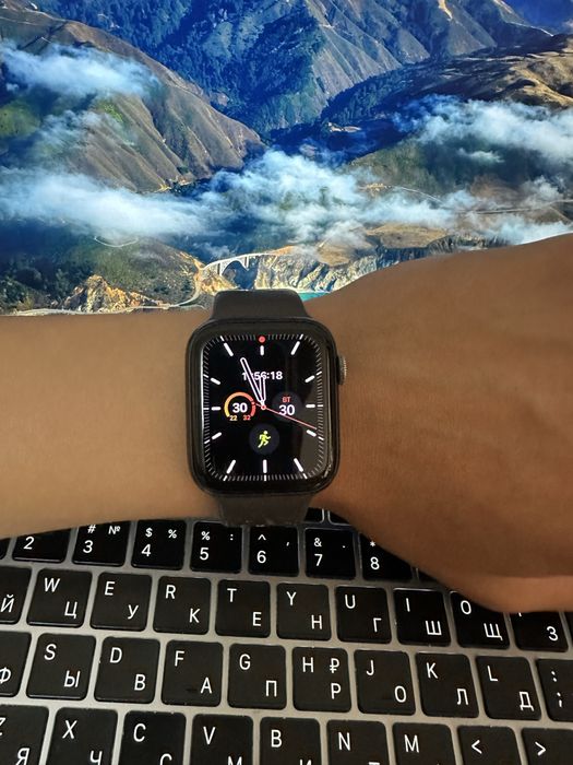 Apple watch SE 44mm/ 87% Акб/ гарний стан