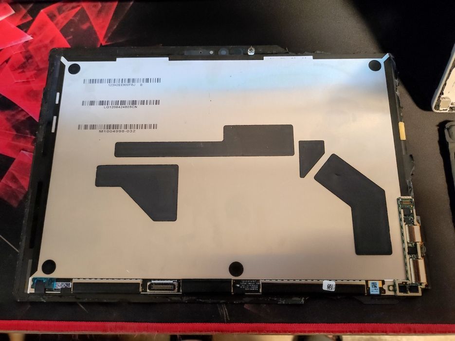 Surface Pro 5 i5 7300U 8гб озп 256gb SSD 12-15V битий екран