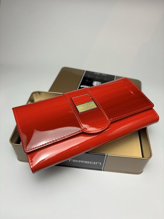 Portfel damski Peterson ze skóry lakierowanej