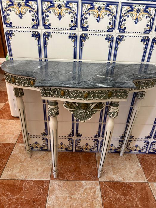 Movel de entrada vintage com pedra marmore
