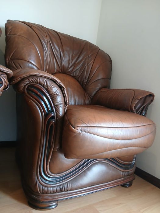 Sofá em pele com cadeirão