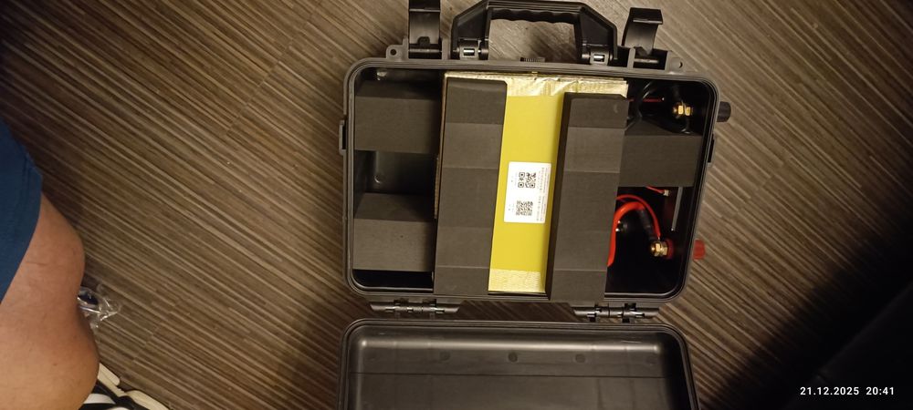 Bank energii LifePO4 12V 100Ah  bluetooth apka