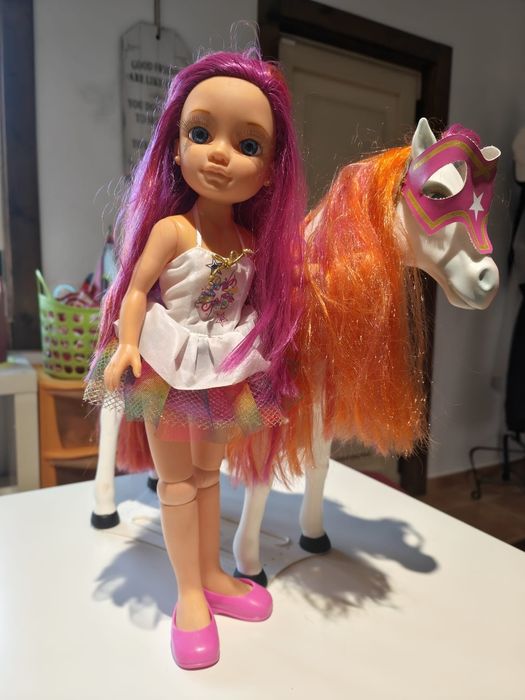 Nancy original - Boneca articulada com cavalo e acessórios
