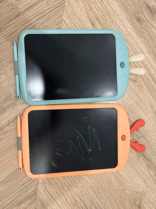 Dwa tablety graficzne dla dzieci z ekranem LCD