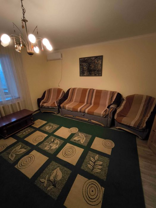 Здам простору 3-кімн квартиру з косм ремонтом у тихому центрі міста.