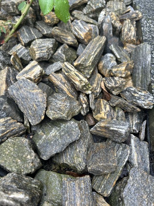 Kora kamienna gruba gnejs