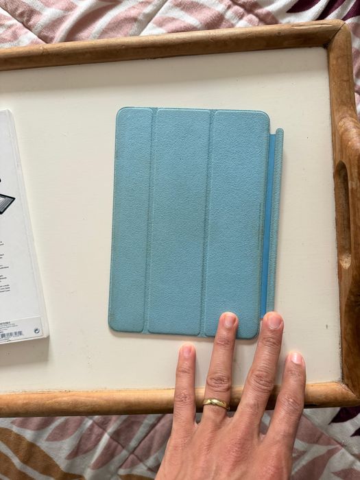 Apple iPad Mini Smart Cover Original – 2 Capas (1 Nova Lacrada + 1 Azul Usada)