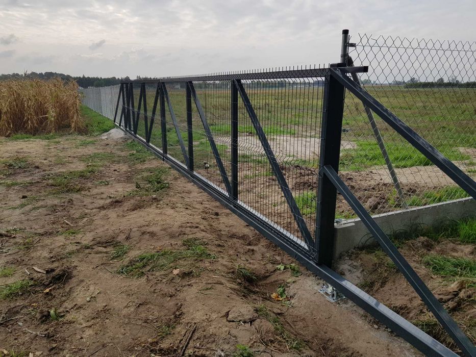 Brama przesuwna panelowa 4m światło wjazdu