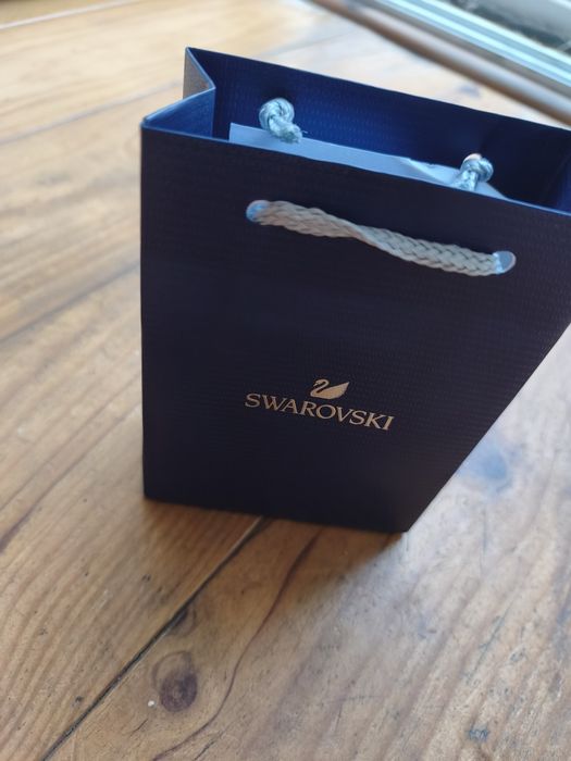 Swarovski colar.