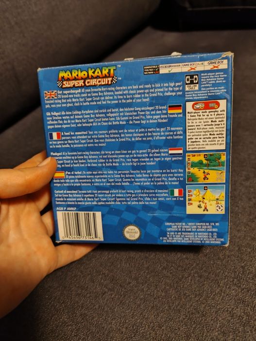 Gra na Nintendo Game Boy Advance, Mario Kart Super Circuit, działająca