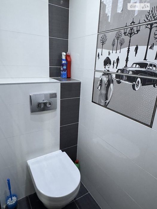Продаж 3к квартири 98 кв. м на вул. Тролейбусна