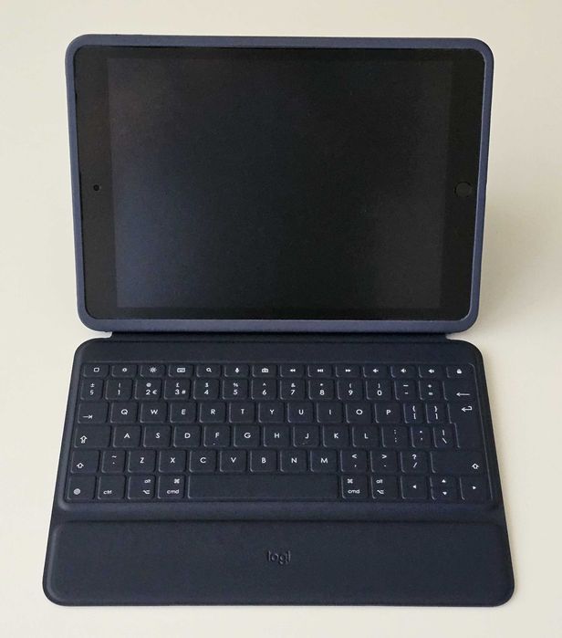 iPad 9gen 256GB 10.2" WiFi Bateria 100% Pudełko + Apple Pencil 1 Pudełko + Etui z klawiaturą Logitech - STAN IGŁA - gwarancja Apple do 12.2026!!!