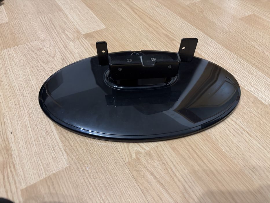 Telewizor 32 cale Panasonic + tuner DVB +uchwyt ścienny - komplet