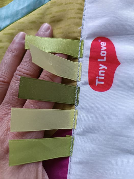 Tapete brincadeira interativo marca Tiny Love com aros ajustáveis