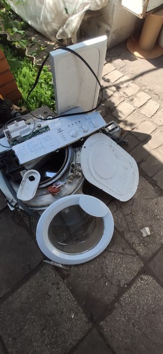 Продам запчастини до пральної машини Indesit WIUL 103