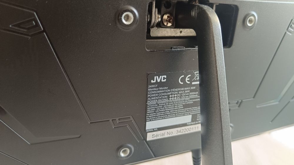 Monitor JVC 24WCF como novo