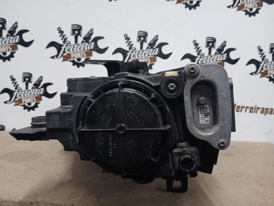 Farol Direito Audi A3 Limousine Ref: 8V0941006E | 90104557 2017 - 2020