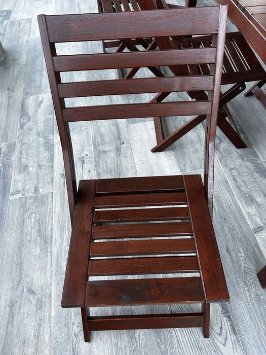 Conjunto de mesa em madeira para exterior do IKEA
