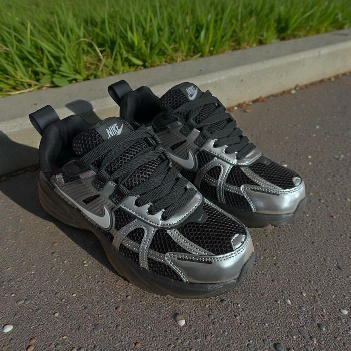 Жіночі кросівки Nike V2K Run beige black silver найк
