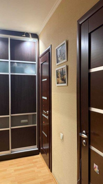 Продам  2-х  комнатную квартиру   с ремонтом  мебелью и техникой