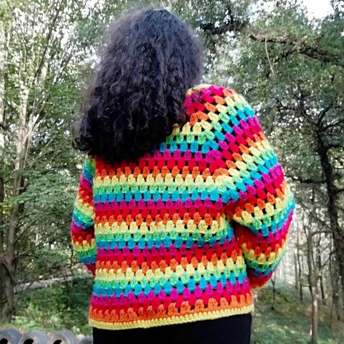 Casaco de crochet feito à mão