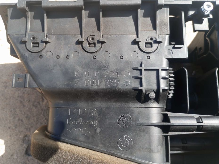 дефлектор торпеди повітряний центральний BMW e60,e61 (69107340)