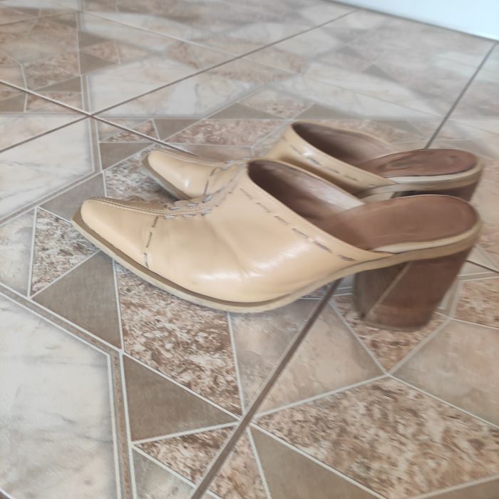 Wygodne skórzane buty 40