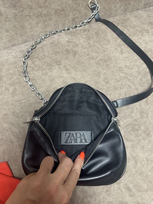 Бананка на цепочке Zara