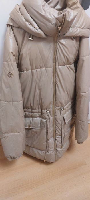 Dluga kurtka zimowa damska płaszcz mohito bezowy