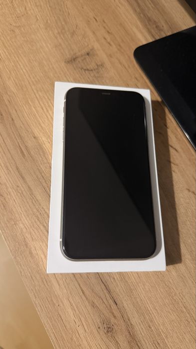 iPhone 11 64 gb biały