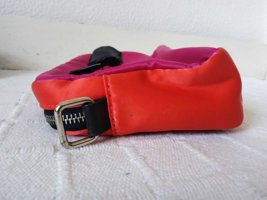 Bolsa Vermelha e Cor de Rosa Parfois