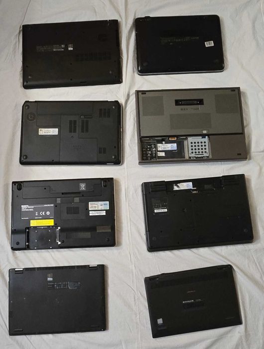 Zestaw 8 laptopów