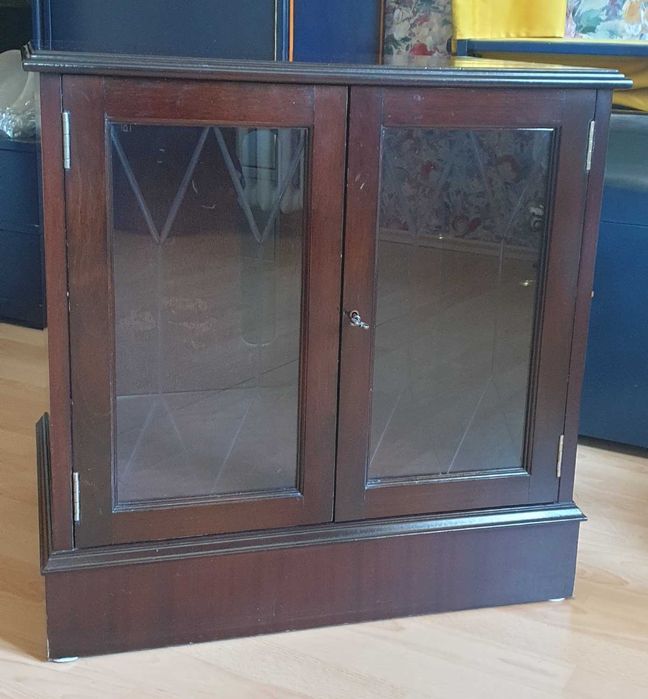 Stylowa szafka TV z mahoniu sprowadzona z Anglii