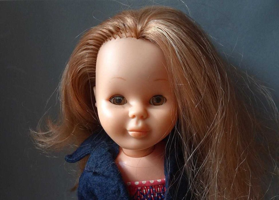 Antiga boneca Nancy da Famosa articulada com roupa original