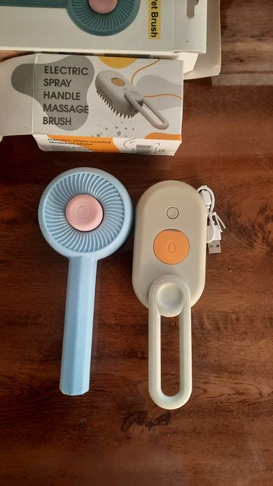 Щетки для вичесивания.