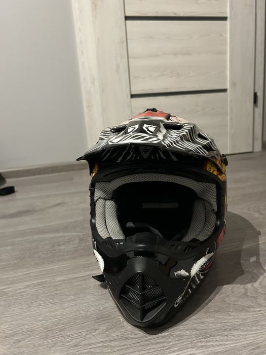 Kask motocrossowy THH m