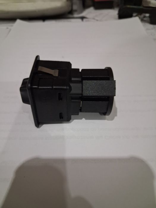 Przełacznik regulacji lusterek Polonez