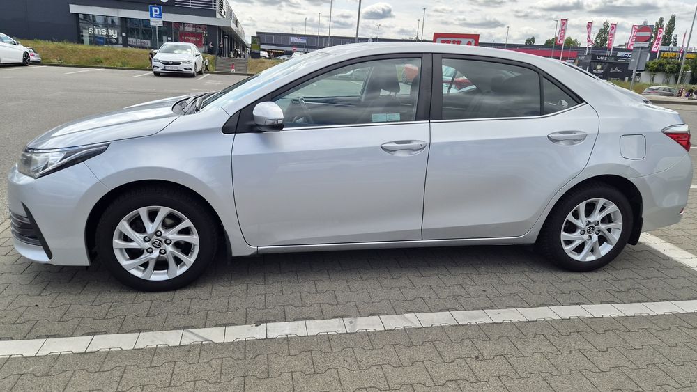 Sprzedam Toyota Corolla 1.6 benzyna  2017