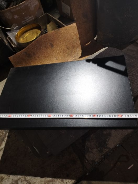 Шкаф металевий з полками