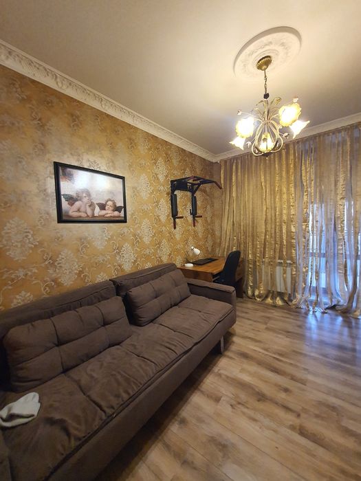 Продаж 3 к. квартири з новим ремонтом!Сталінка!!!