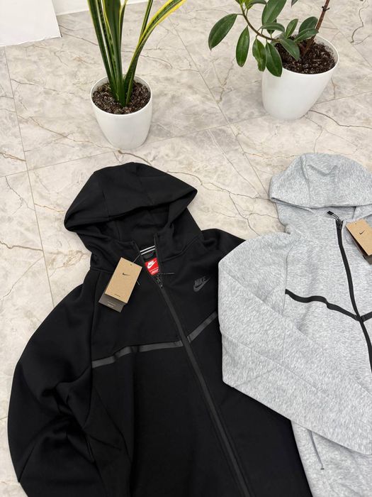 Нова Зіпка Nike Tech Fleece