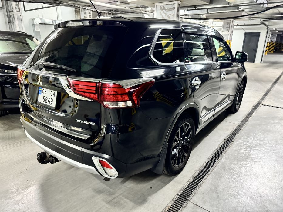 Mitsubishi Outlander 3