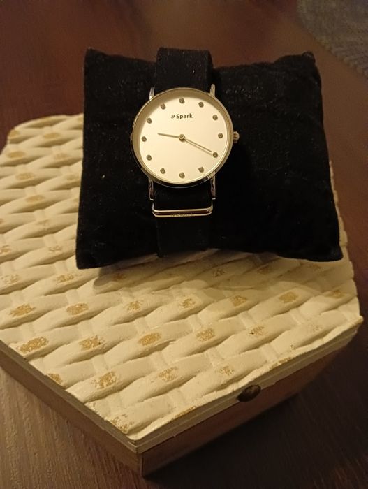 Zegarek damski,czarny,SPARK stan bdb,okazja