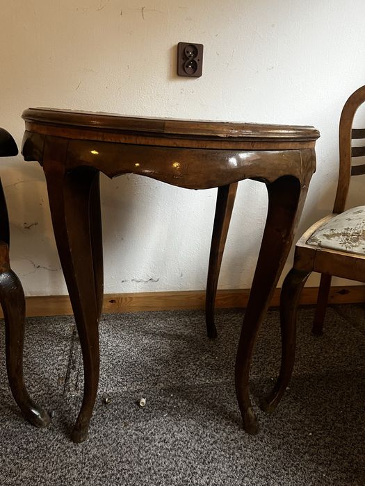 Komplet stół i dwa krzesła do renowacji